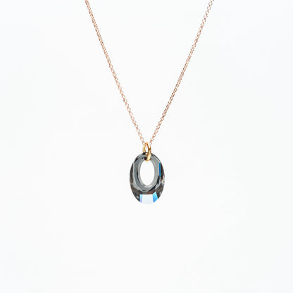 OVALE Collana con ciondolo in cristallo ovale